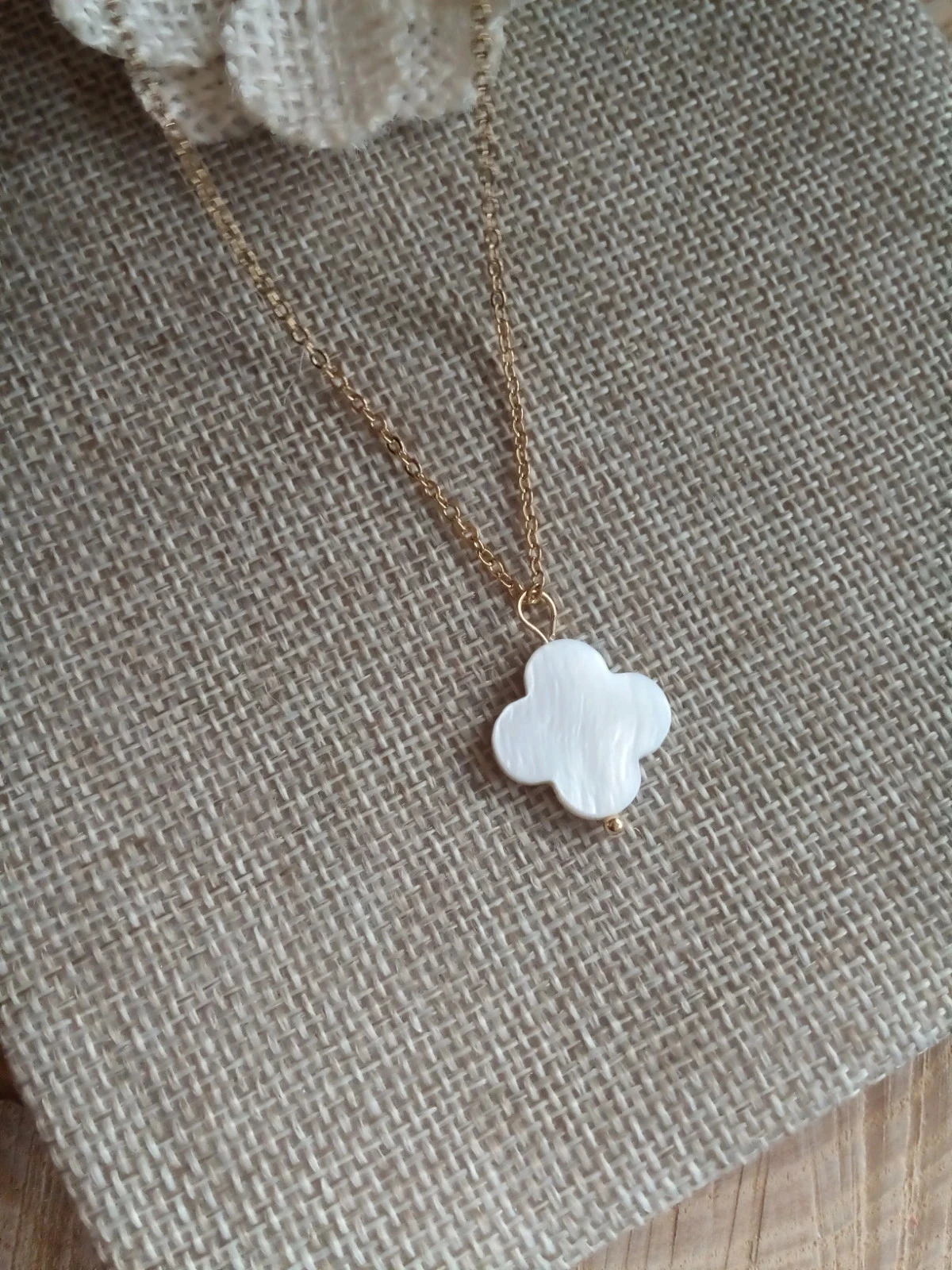 Collar de buena suerte trébol de nácar natural blanca 🤍. – photo 2